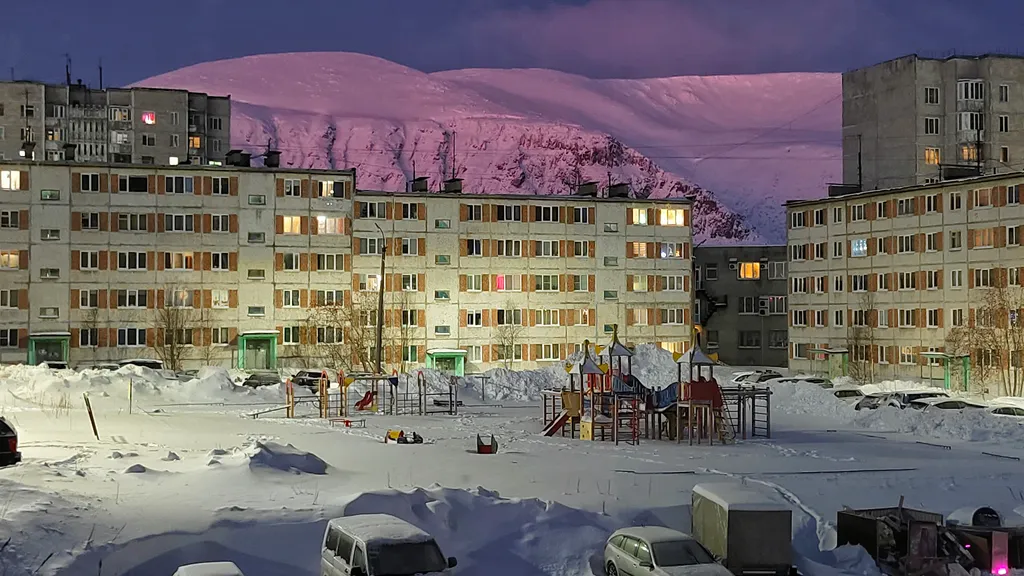 Трёхкомнатная квартира с большой кухней-гостиной возле Биг Вуд