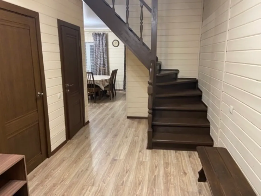 Таунхаус Янтак #1 дерево