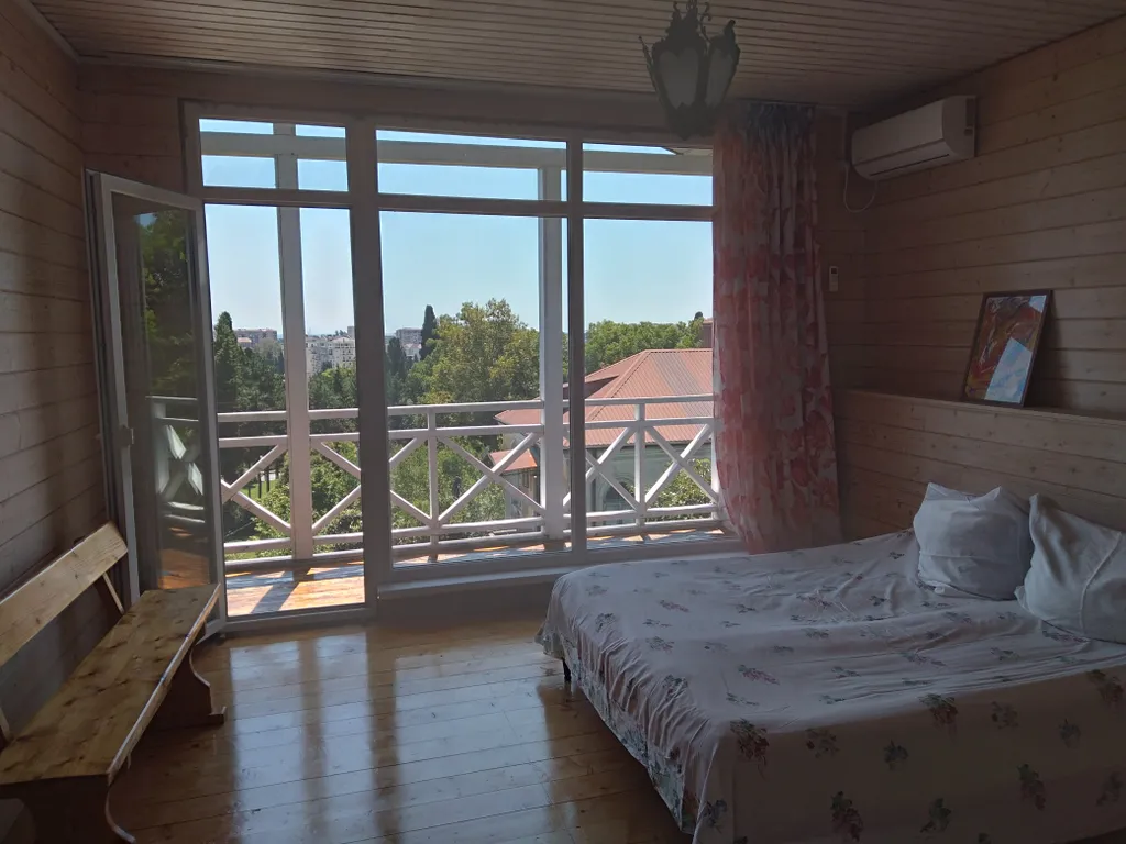 Коттедж Уютный дом в центре города Сухум с видом на город, море и горы — Сухум