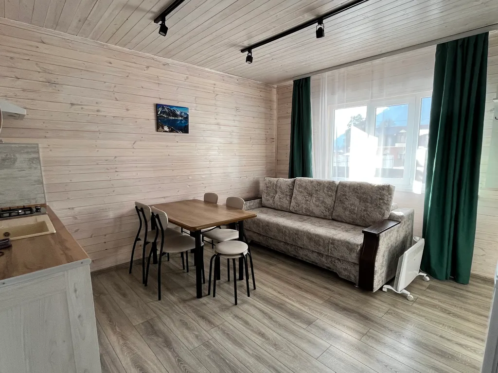 Коттедж с видом на горы 2