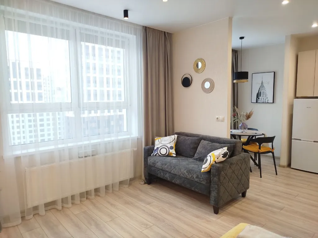 Просторная студия с видом на лес