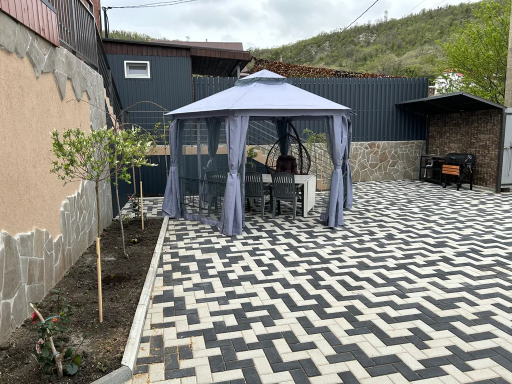 Коттедж с бассейном и сауной