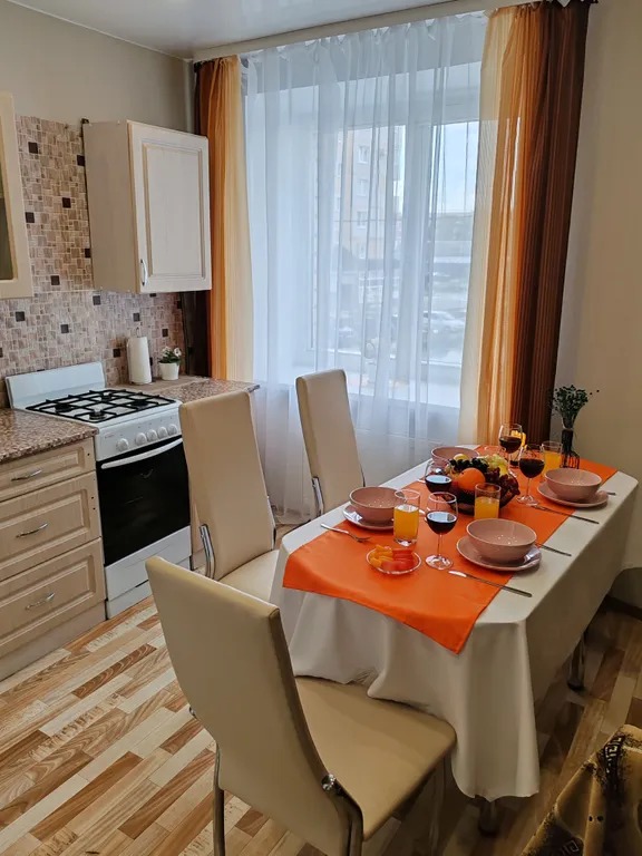 Квартира Большая и уютная квартира недалёко от центра с Кондиционером — Великий Новгород