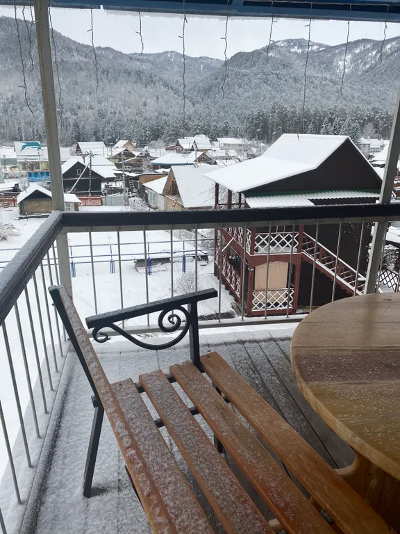 Коттедж для больших компаний на Алтае