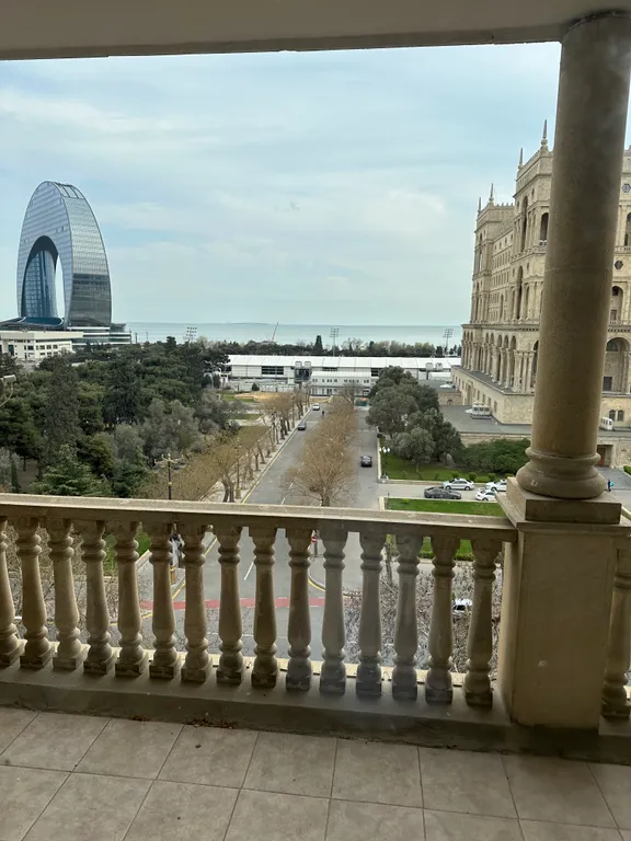 Апартаменты в центре с восхитительным видом на море