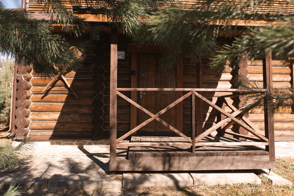 Двухэтажный дом для отдыха на природе с баней