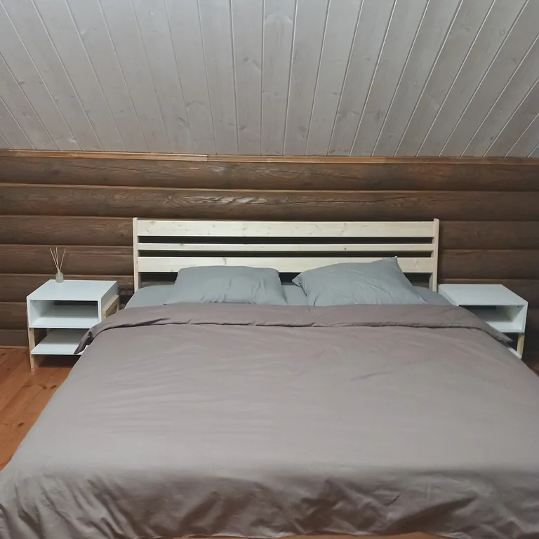 Уютный домик возле озера