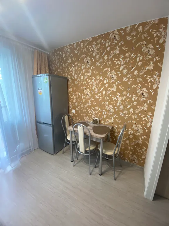 Чистая, светлая квартира в центре поселка