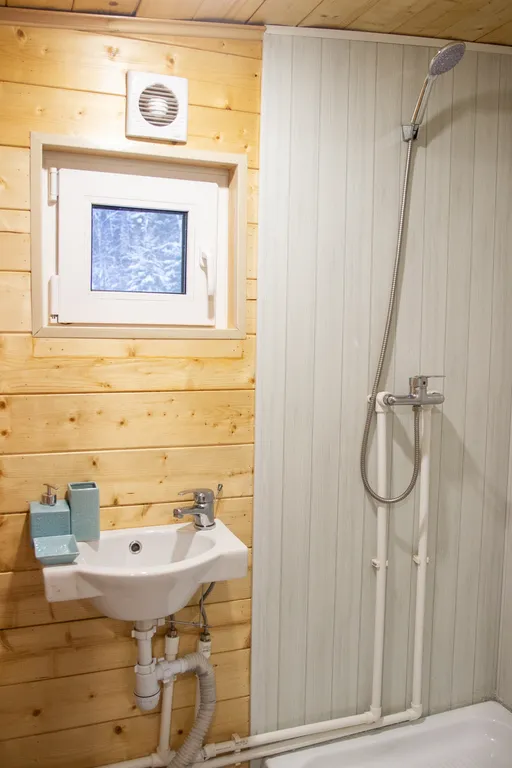 Маленький домик в лесу на Живописной улице