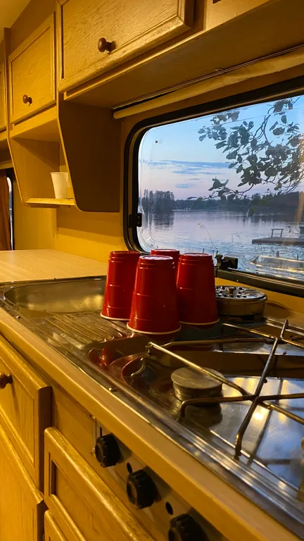 Дом на воде. Хаусбот. Озеро Таир.