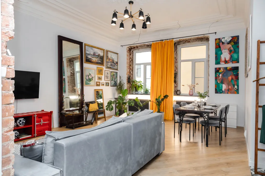 Арт квартира у Набережной