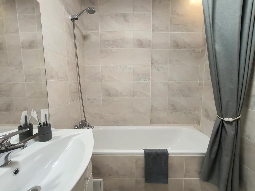 Квартира Квартира У Парка Победы в 10 мин ходьбы от пляжа и Aquamarine Resort & SPA. — Севастополь