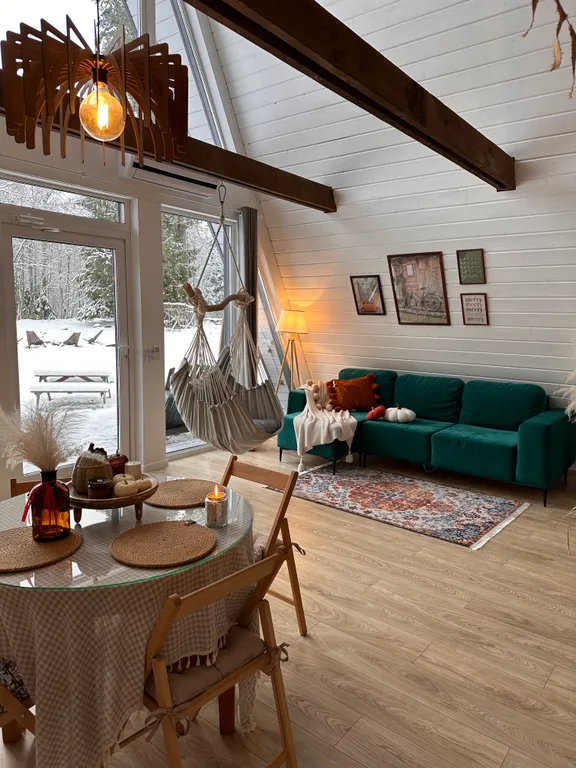 Большой уединенный A-frame в лесу с горячей купелью Фурако