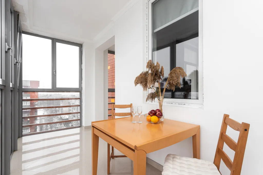 Шикарная Квартира в Центре города, с видом на Верхнее озеро.