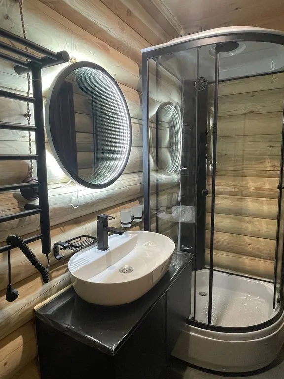 Домик в лесу для большой компании