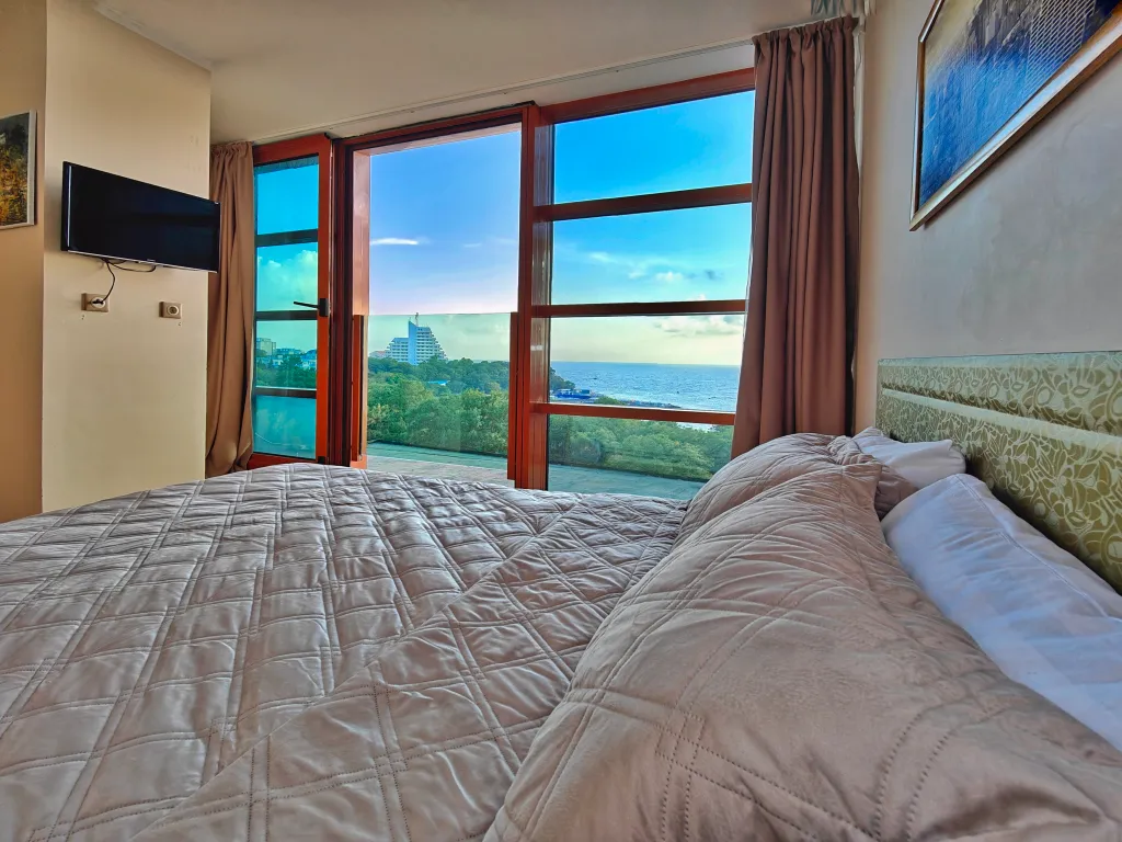 Видовая квартира в Золотой Бухте