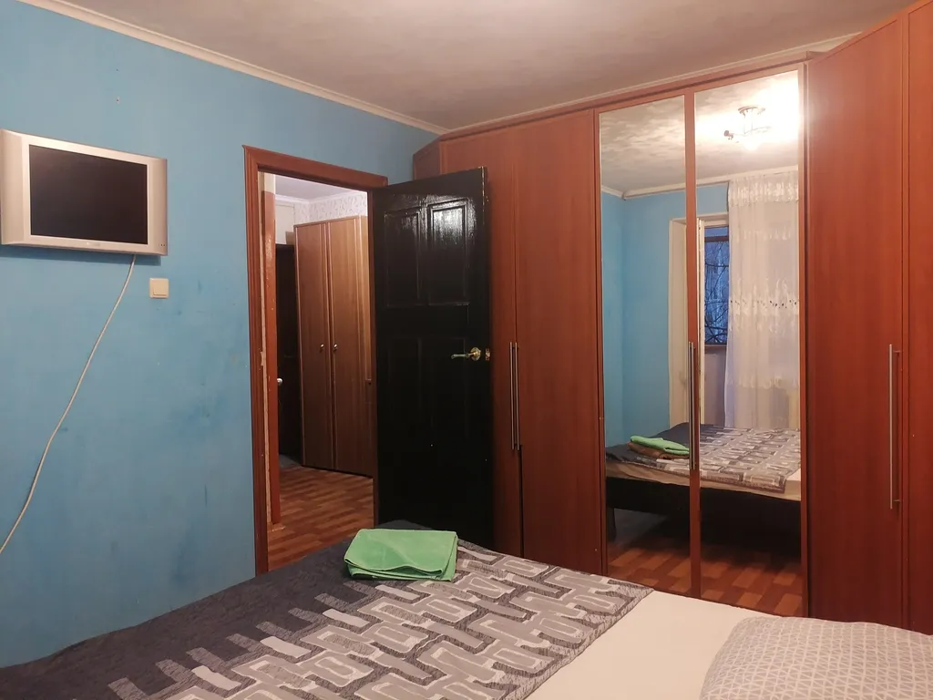 Уютная двухкомнатная квартира ближе к промзоне