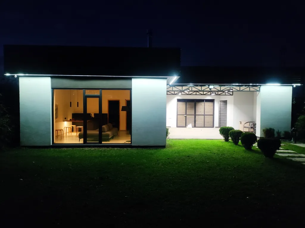 Дом в зелёной части города