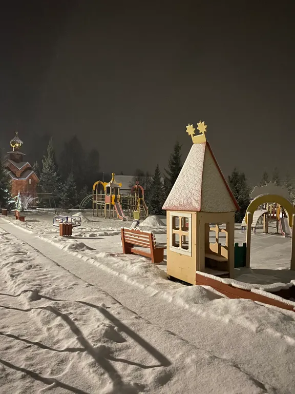 Дом для отдыха с камином, баней, оформлением к празднику