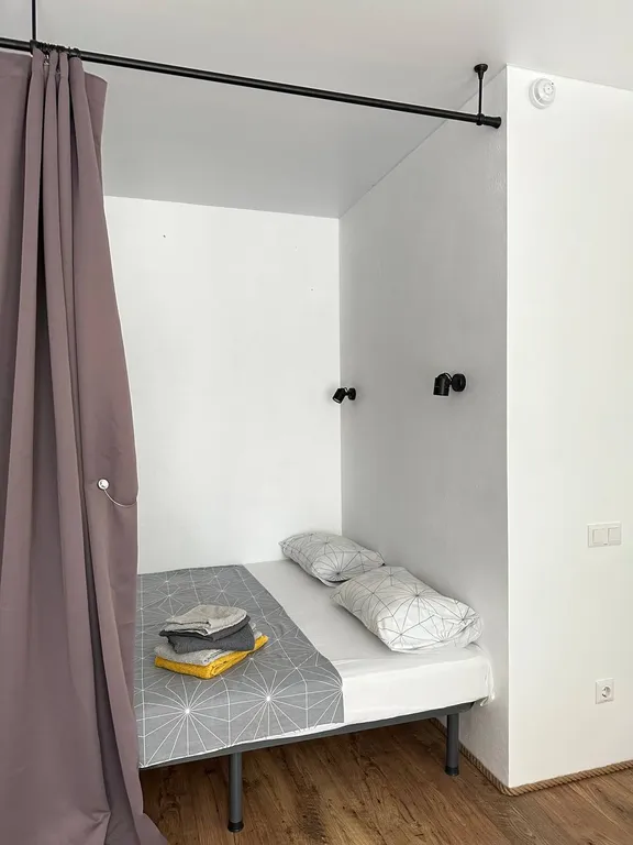 Студия с видом на лес