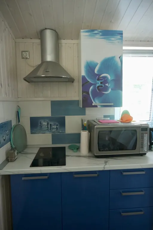 Половина дома с отдельным входом, с садом на берегу Чёрного моря