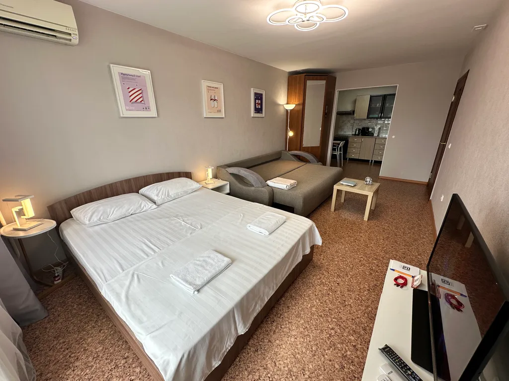 "В Гости!" на Строителей 90Б (1к квартира рядом с Кузнецким льдом)