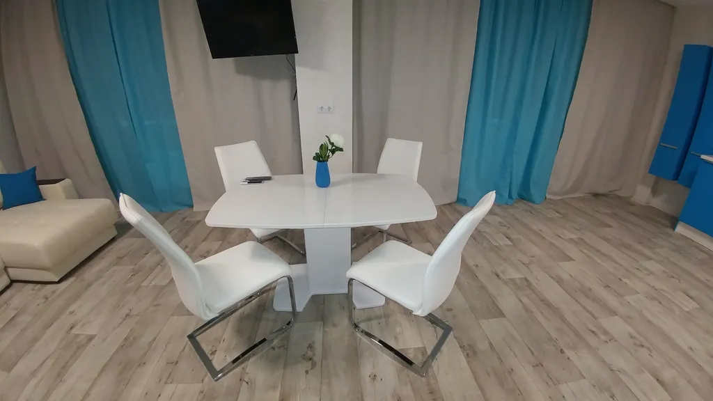 Светлая и просторная квартира-студия в центре города