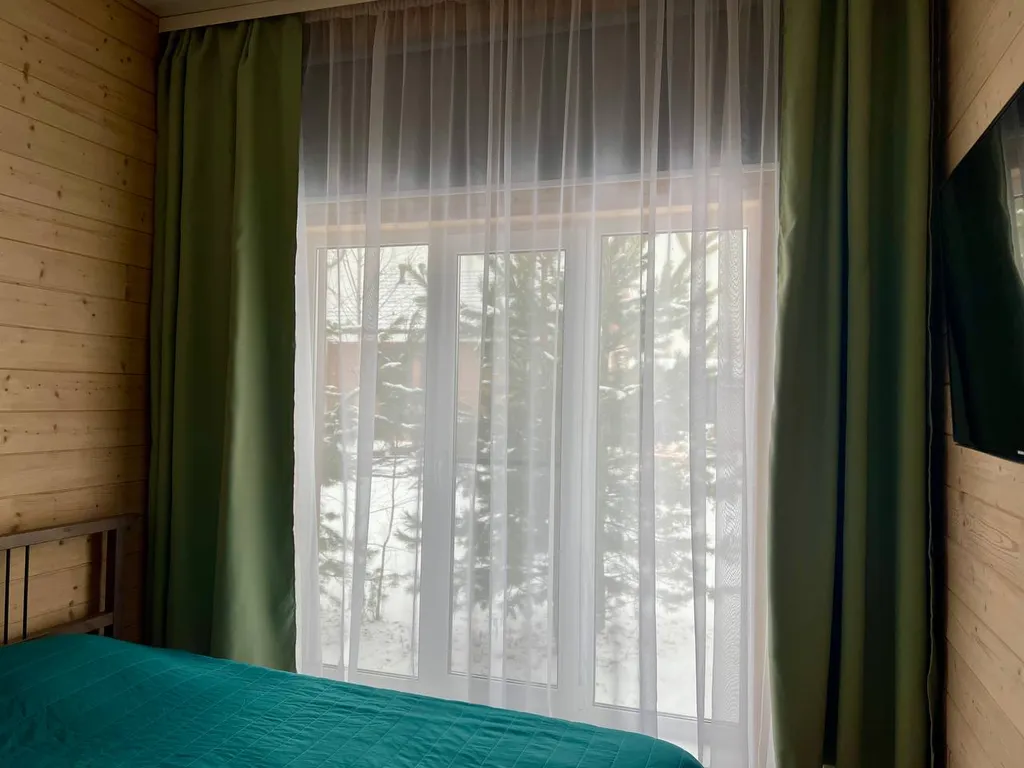 Стильный барн в соснах