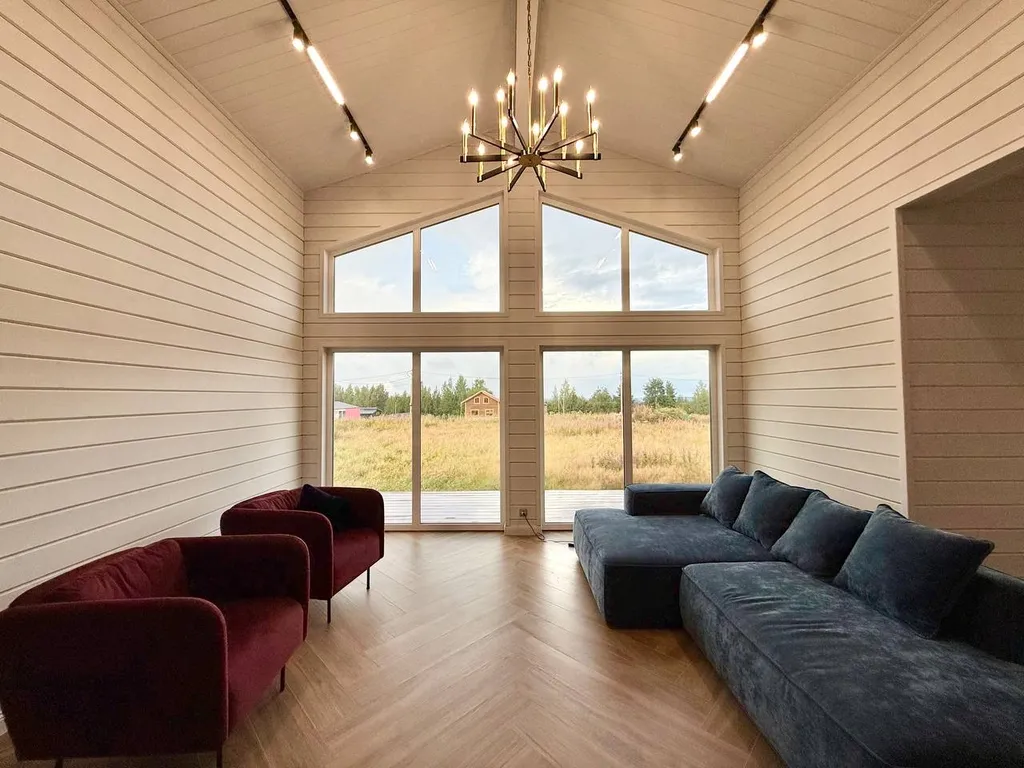 Загородный дом с большой террасой, кострищем и финской сауной