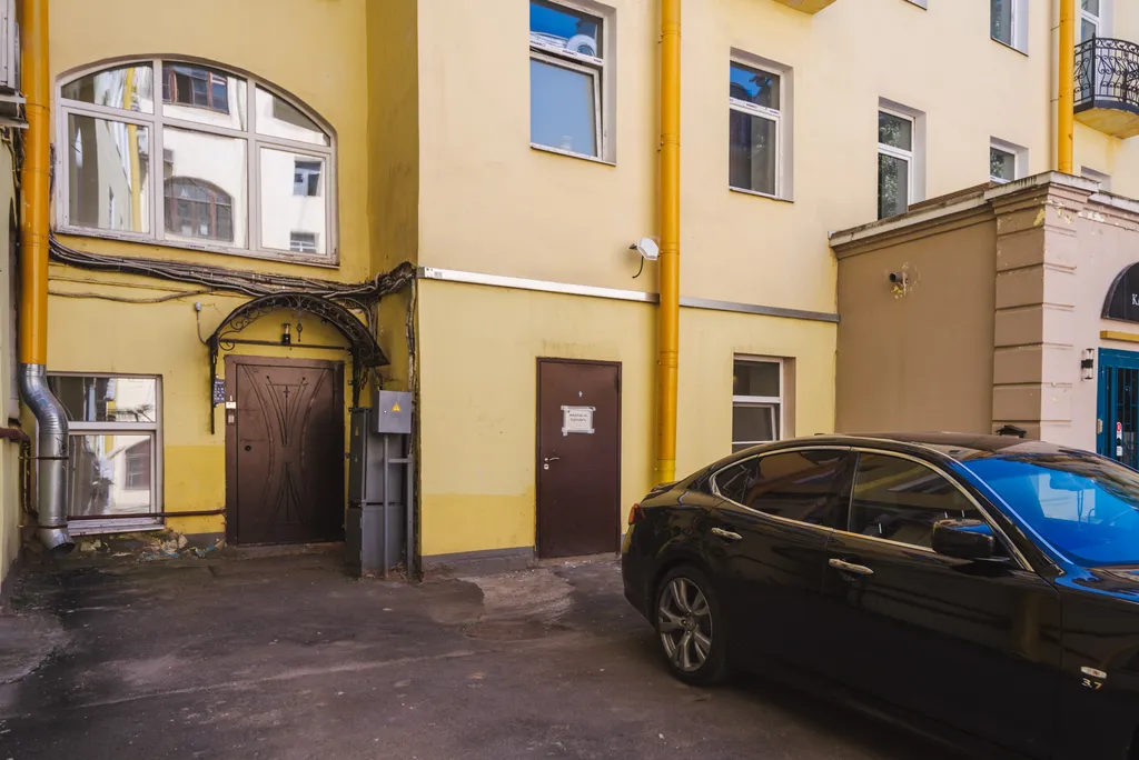 Квартира Квартира Deluxe Yellow Yard с балконом и парковкой в самом центре — Санкт-Петербург