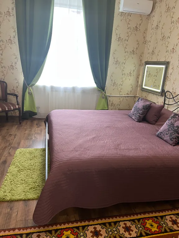 Квартира Центр центра города, Площадь Ленина, сталинка — аренда посуточно в Омск