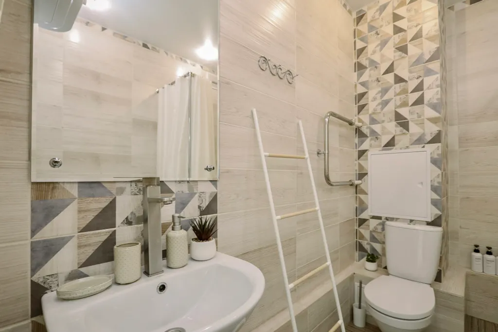 4 Угла: Тот самый ЖК колизей на набережной, М.Горького, 150