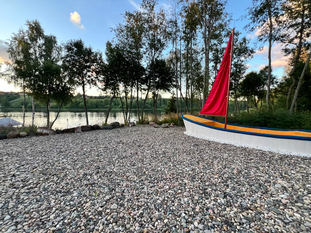 Уютный A-Frame в лесном массиве на берегу реки