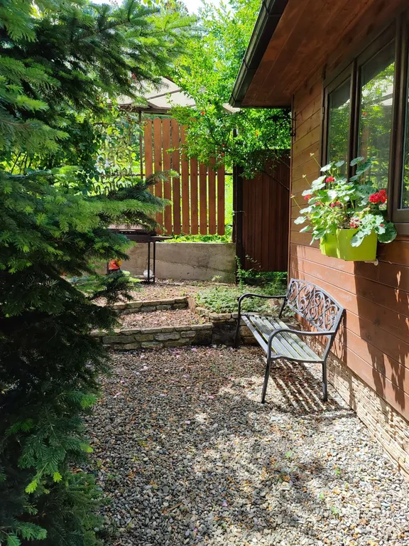 Коттедж Уютный дом в 300 метрах от моря для большой семьи или компании друзей — Нижняя Хобза