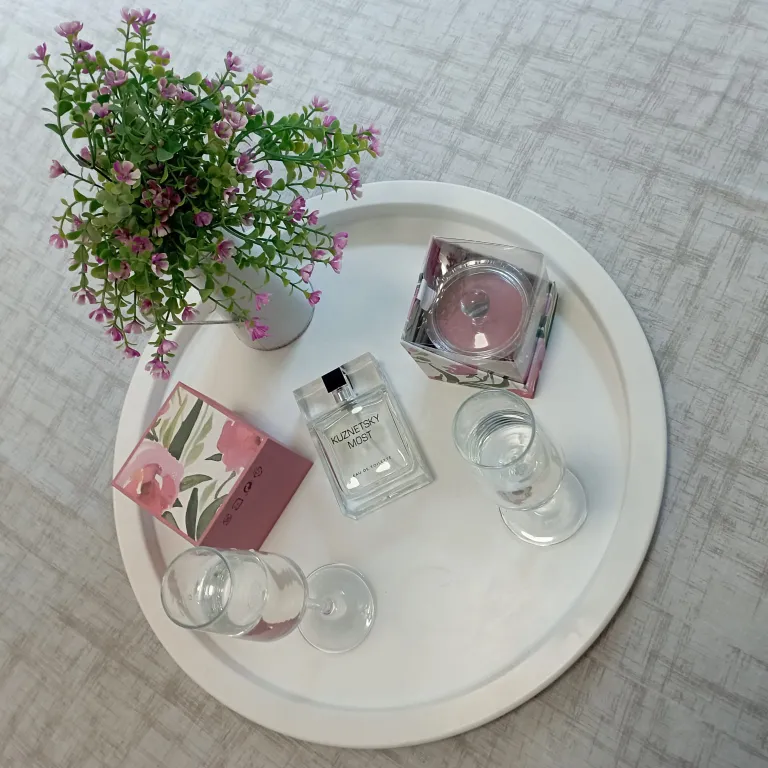 Квартира с балдахином, балконом с лаундж зоной для чая и кофе