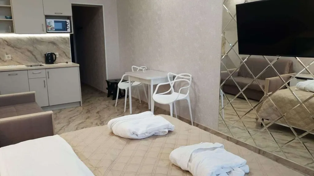 Квартира Квартира Апартaмeнты Aкваделюкс с душeвным видoм нa мope — Севастополь