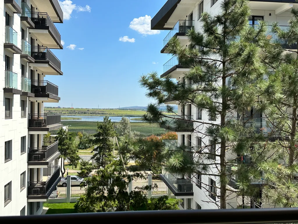 Евродвушка в клубной резиденции Европа с бассейном