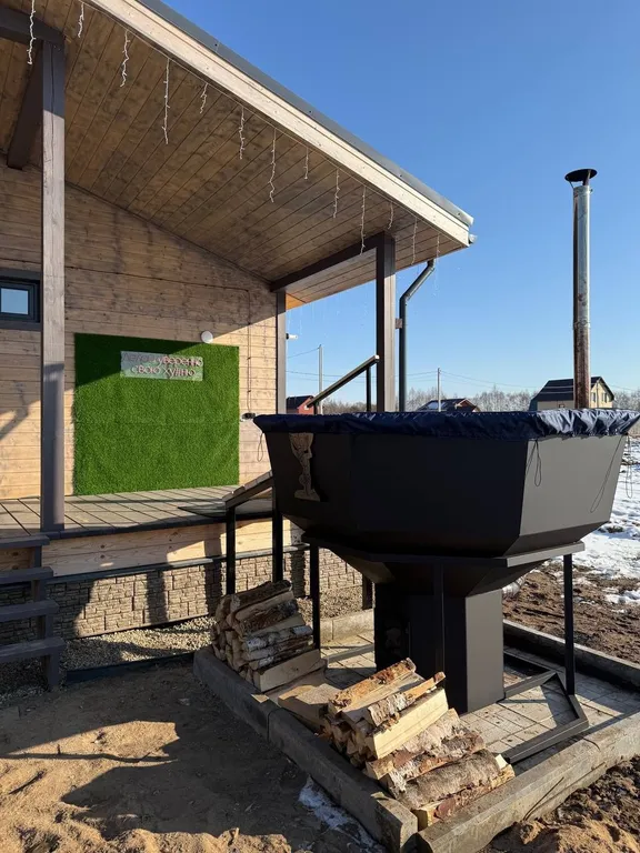 Дом с баней на дровах, банным чаном и большой гостиной