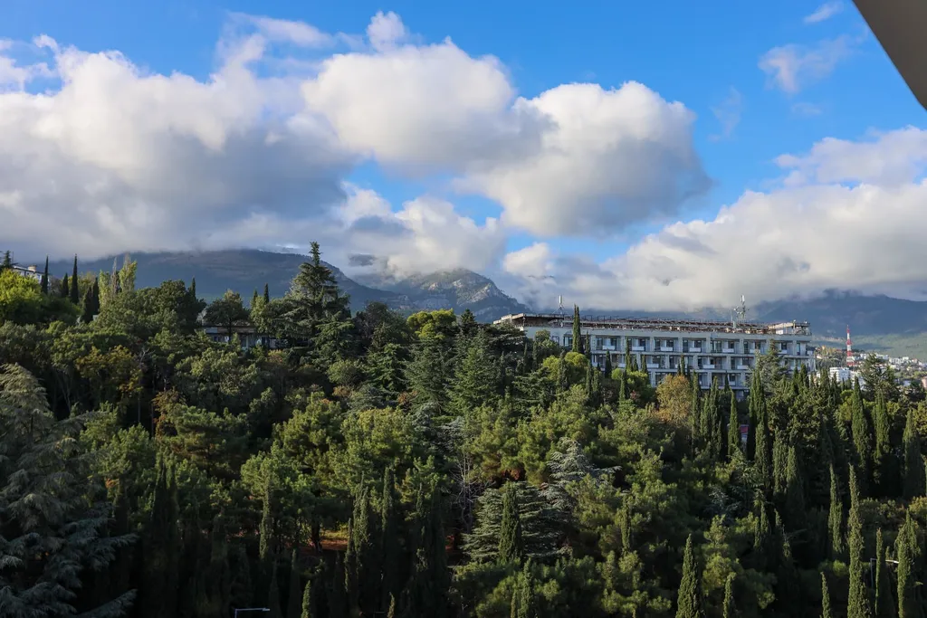 Новая квартира с просторной терассой и прекрасным видом на горы