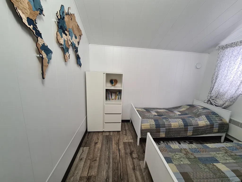 Домик у озера