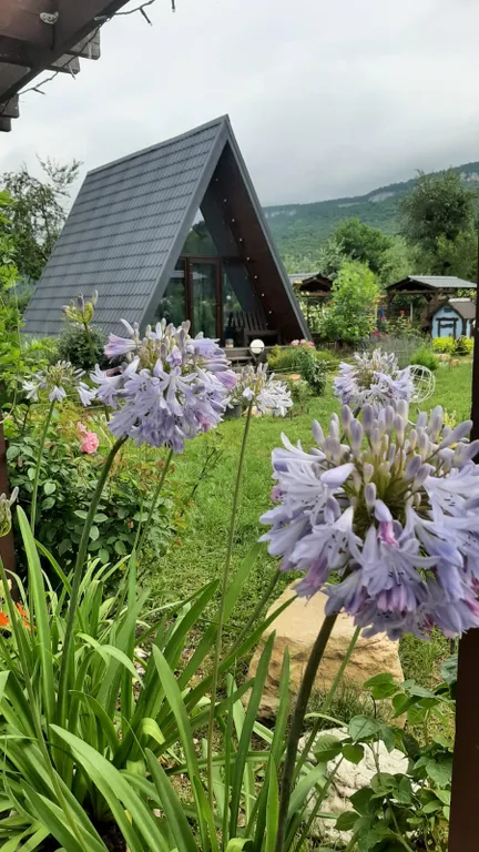 Домик треугольник на 4 человек