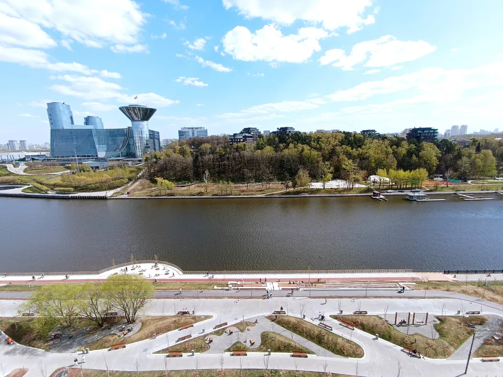 Двухкомнатная квартира с видом на набережную рядом с Крокус