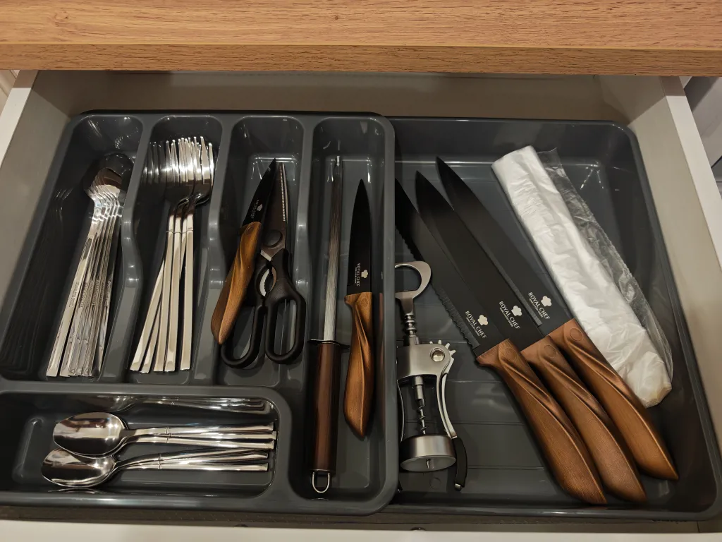 Квартира со свежим ремонтом и новой техникой в самом центре г.Кировск