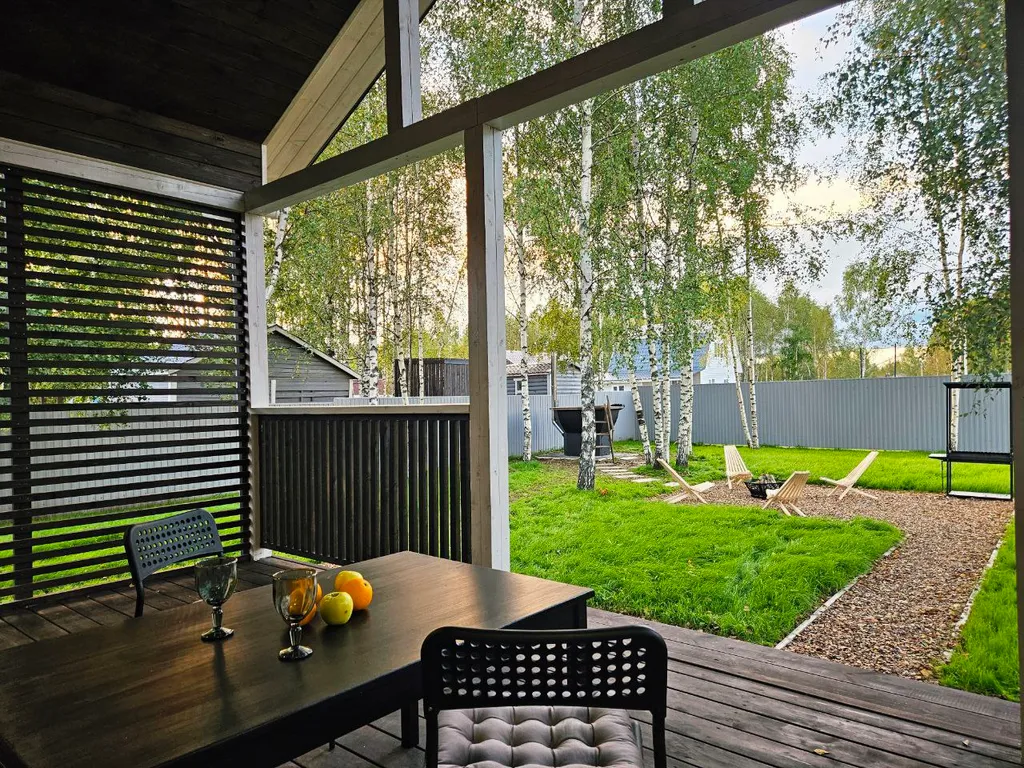 Уютный домик с большой террасой