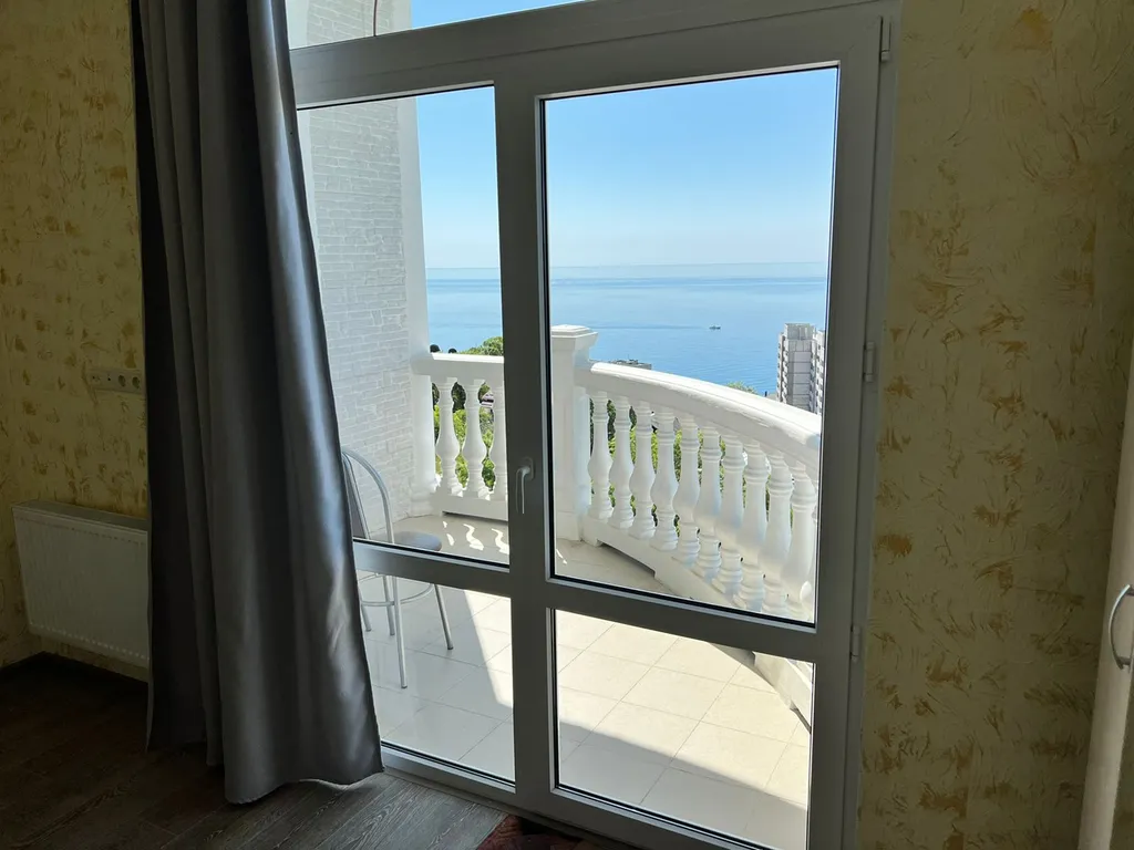 Трехкомнатные апартаменты  класса люкс с видом на море