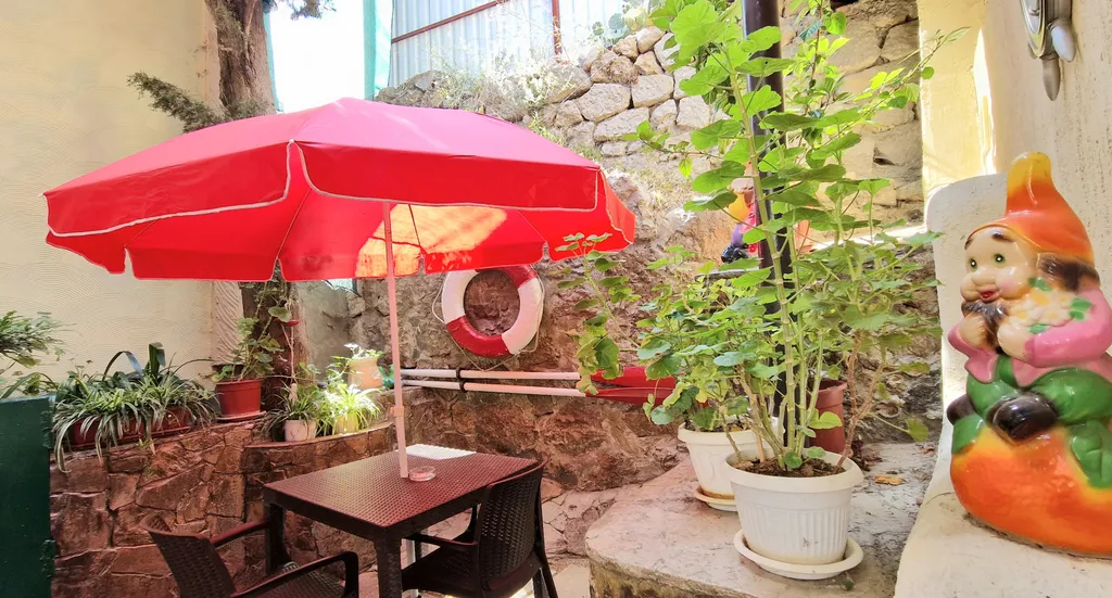 Домик-студия с двориком