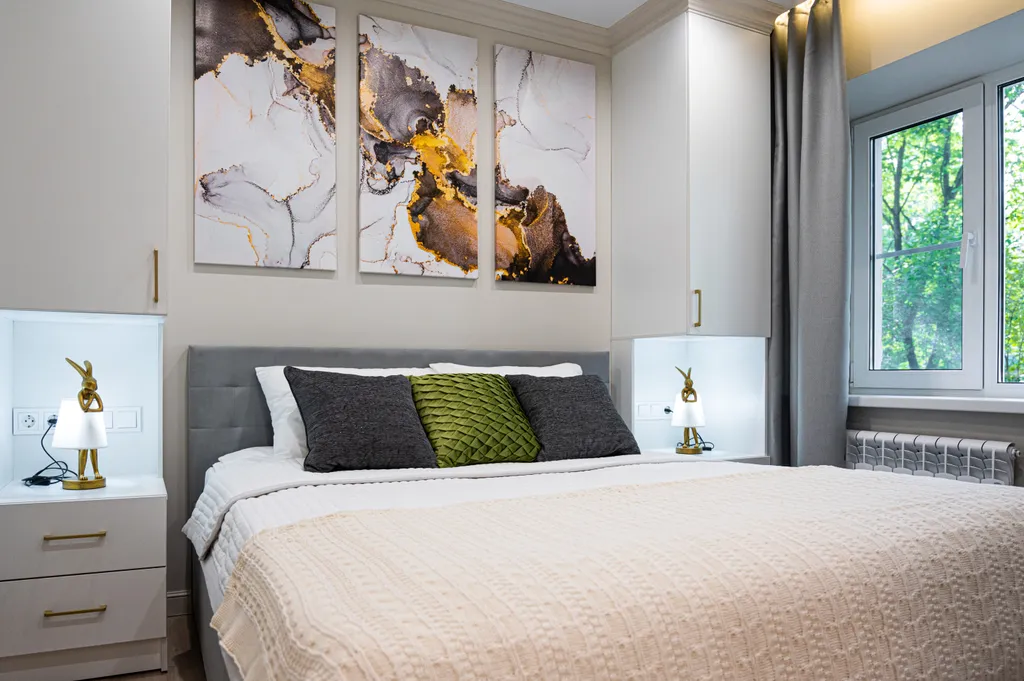 Трёхкомнатная квартира на набережной в центре Великого Новгорода