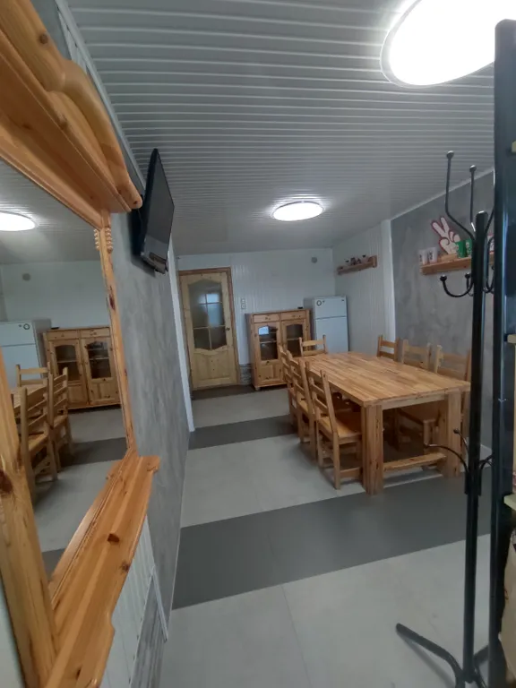 Эллинг на берегу моря