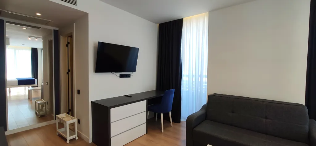 Апартамент в элитном комплексе у моря и парка с бассейном и спа-зоной