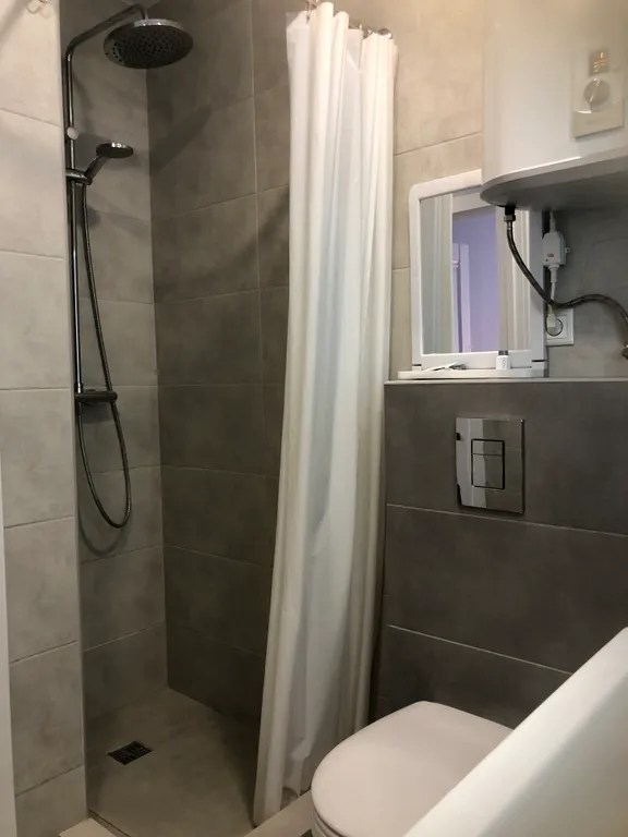 Апартамент с террасой и бассейном